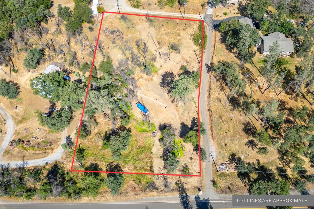 13592 Old Oregon Trail, Redding, CA 96003