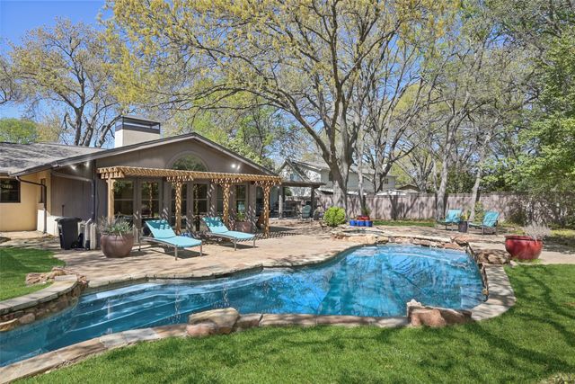 10612 De Bercy Court, Dallas, TX 75229