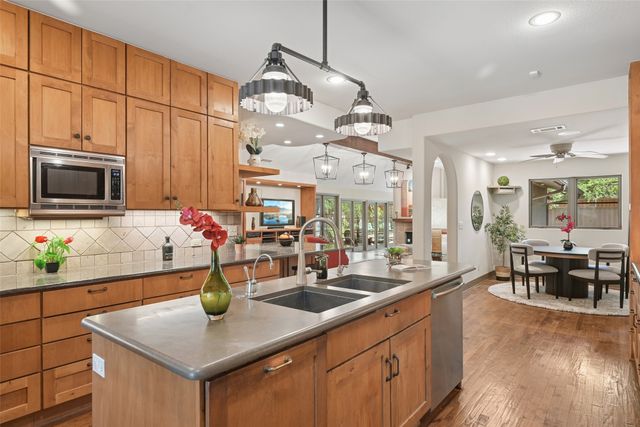 10612 De Bercy Court, Dallas, TX 75229