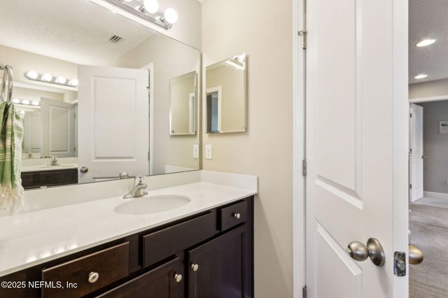 1031 SOUTHERN HILLS Drive, Orange Park, FL 32065