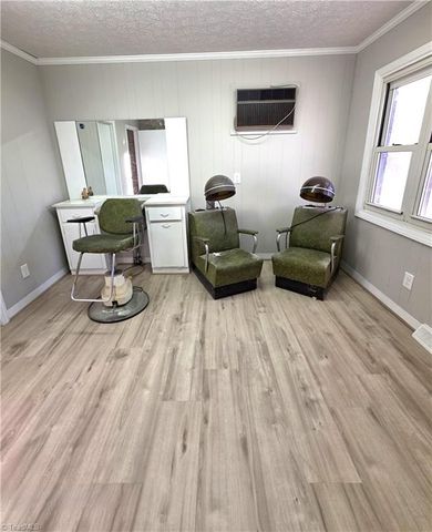 802 E Warren Avenue, Eden, NC 27288