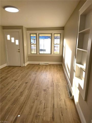 802 E Warren Avenue, Eden, NC 27288