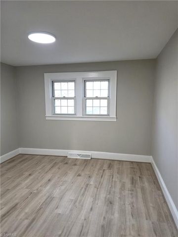 802 E Warren Avenue, Eden, NC 27288