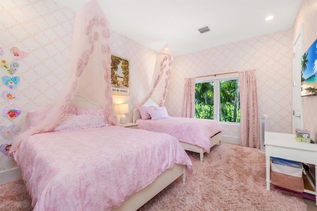 121 Seville Road, West Palm Beach, FL 33405