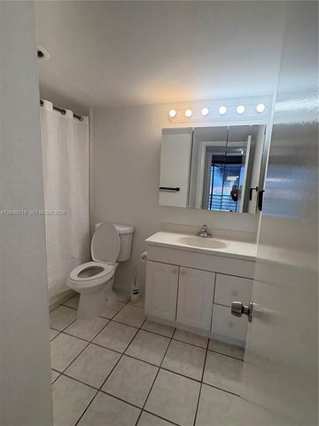 2741 Taft Street 211, Hollywood, FL 33020