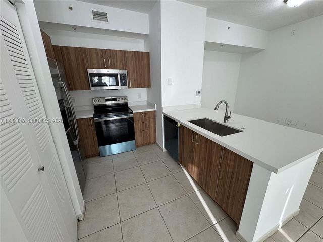 7280 NW 114th Ave 101-8, Doral, FL 33178