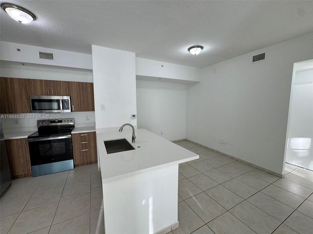 7280 NW 114th Ave 101-8, Doral, FL 33178