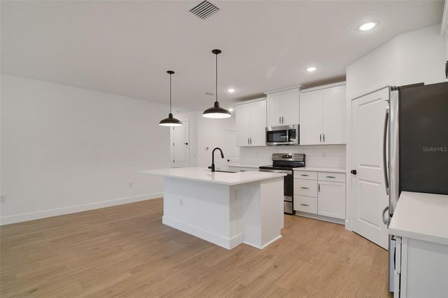 9365 N DEL RIO WAY 15, Citrus Springs, FL 34434