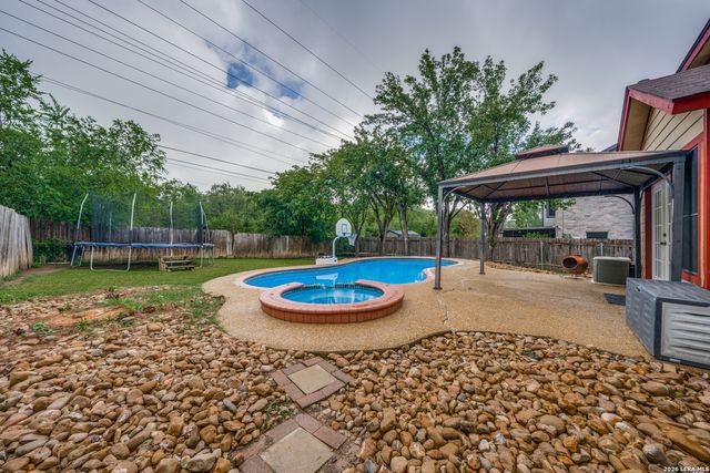 7507 AVERY RD, Live Oak, TX 78233