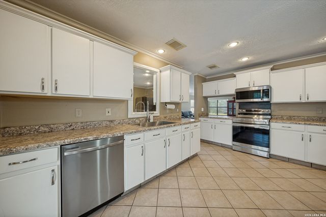 7507 AVERY RD, Live Oak, TX 78233