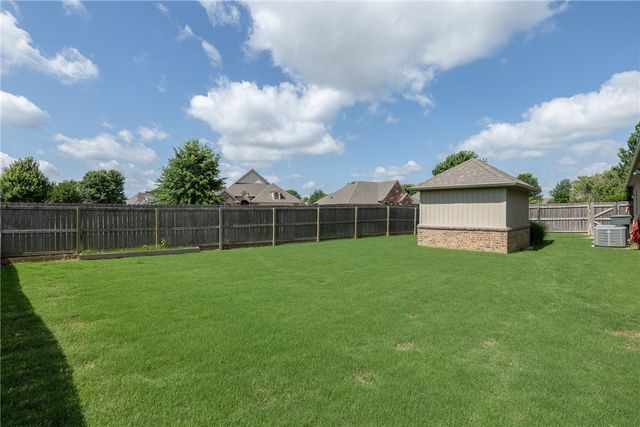 3907 W Mountain View Drive, Fayetteville, AR 72704
