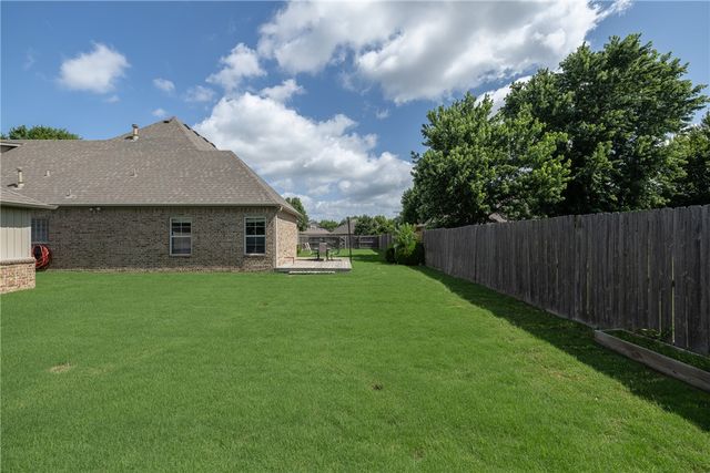 3907 W Mountain View Drive, Fayetteville, AR 72704