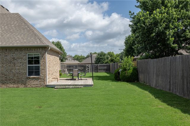 3907 W Mountain View Drive, Fayetteville, AR 72704