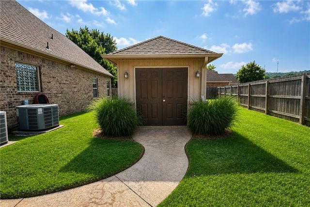 3907 W Mountain View Drive, Fayetteville, AR 72704