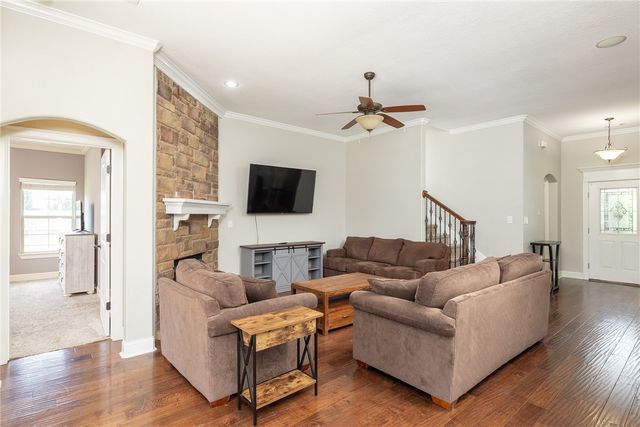 3907 W Mountain View Drive, Fayetteville, AR 72704