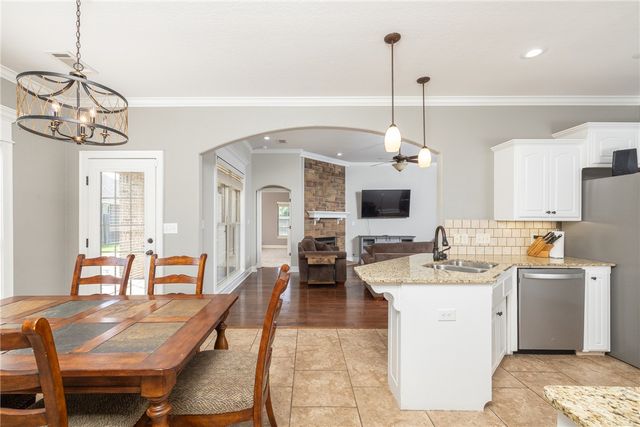 3907 W Mountain View Drive, Fayetteville, AR 72704