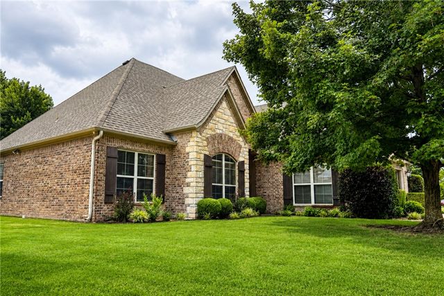 3907 W Mountain View Drive, Fayetteville, AR 72704