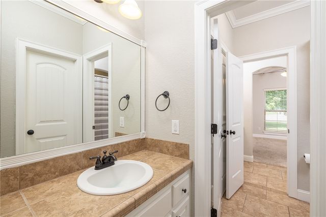 3907 W Mountain View Drive, Fayetteville, AR 72704