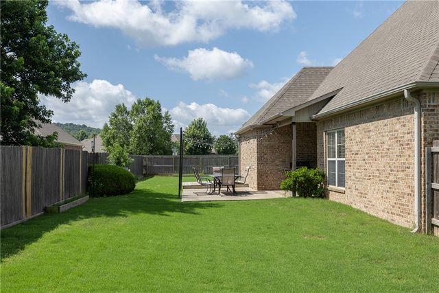 3907 W Mountain View Drive, Fayetteville, AR 72704