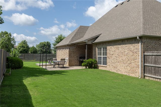 3907 W Mountain View Drive, Fayetteville, AR 72704