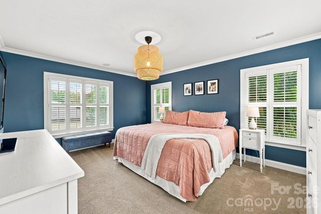 6333 Kennard Drive, Charlotte, NC 28216