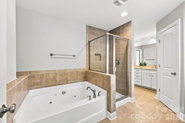 6333 Kennard Drive, Charlotte, NC 28216