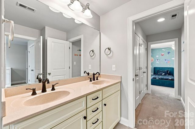 6333 Kennard Drive, Charlotte, NC 28216