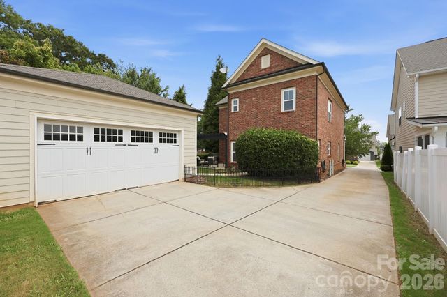 6333 Kennard Drive, Charlotte, NC 28216