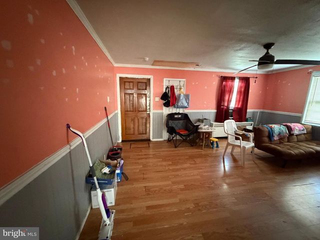 607 VETERANS HWY, Bristol, PA 19007