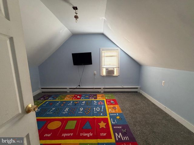 607 VETERANS HWY, Bristol, PA 19007