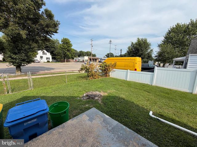 607 VETERANS HWY, Bristol, PA 19007