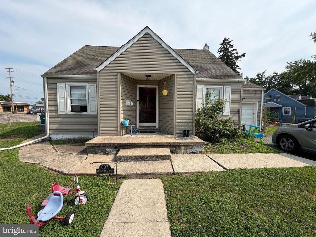 607 VETERANS HWY, Bristol, PA 19007
