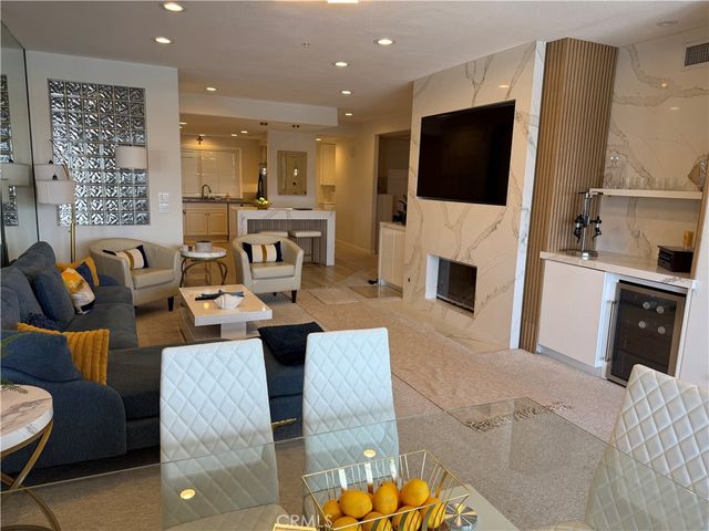 4165 Warner Avenue 202, Huntington Beach, CA 92649