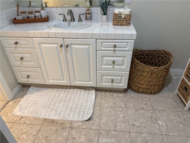 4165 Warner Avenue 202, Huntington Beach, CA 92649
