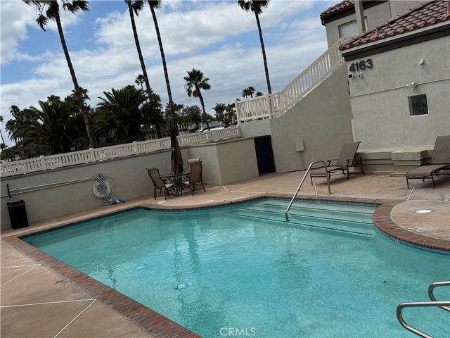 4165 Warner Avenue 202, Huntington Beach, CA 92649