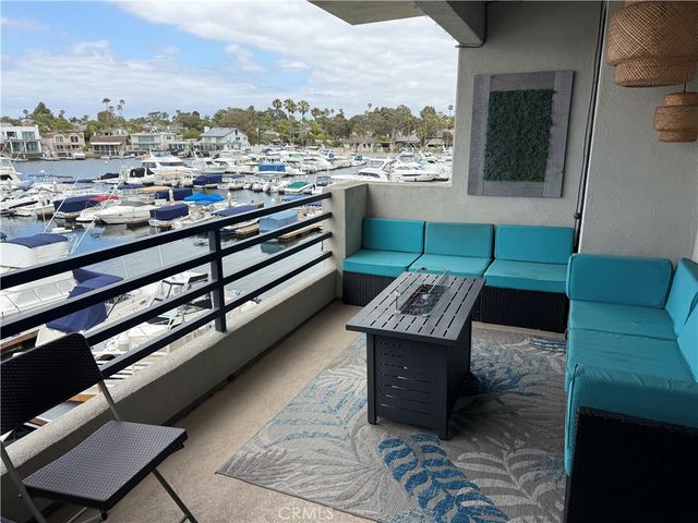 4165 Warner Avenue 202, Huntington Beach, CA 92649