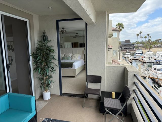 4165 Warner Avenue 202, Huntington Beach, CA 92649