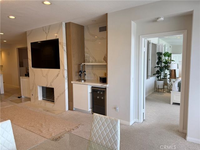 4165 Warner Avenue 202, Huntington Beach, CA 92649