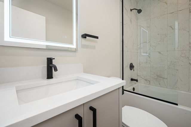 4706 N Malden Street 3North, Chicago, IL 60640