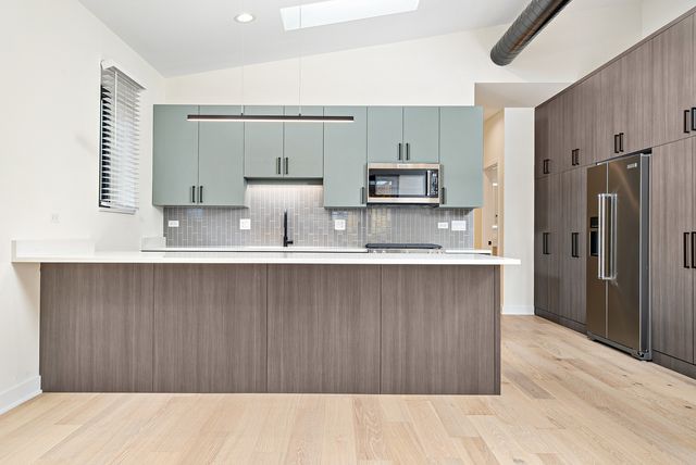 4706 N Malden Street 3North, Chicago, IL 60640