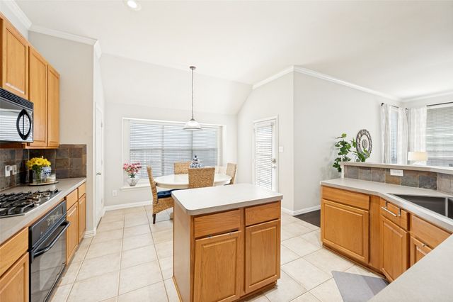 2529 Indian Hills Dr, Little Elm, TX 75068