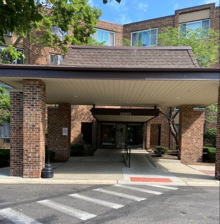 1880 Bonnie Lane 311, Hoffman Estates, IL 60169