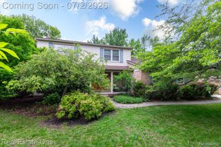 6011 Walker Drive, Troy, MI 48085