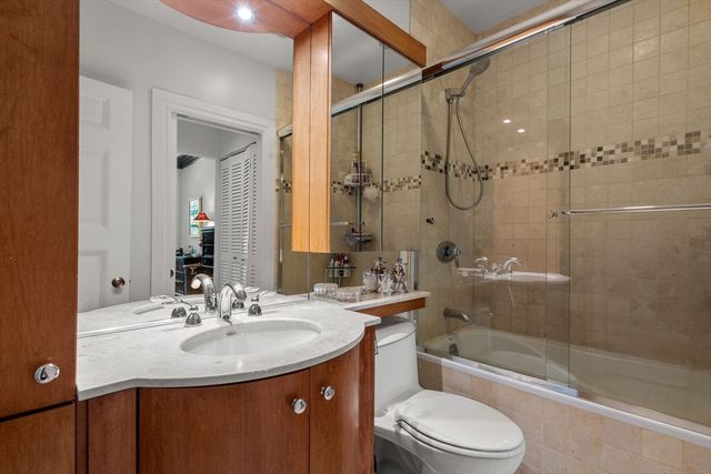 43 Carlton St 2, Brookline, MA 02446