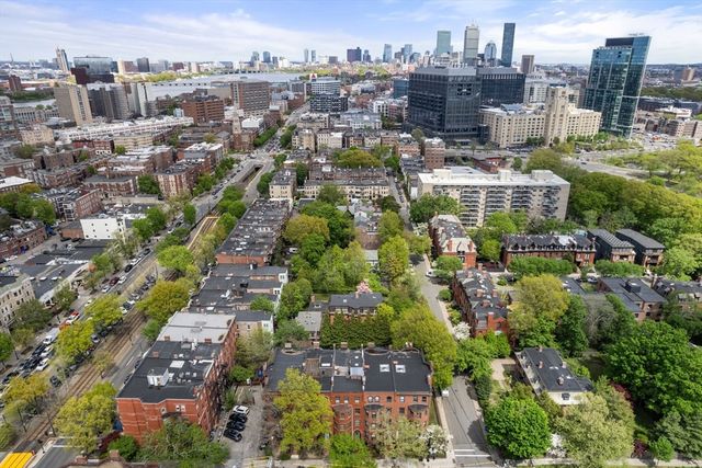 43 Carlton St 2, Brookline, MA 02446