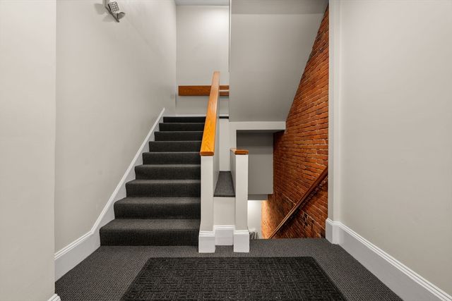 43 Carlton St 2, Brookline, MA 02446