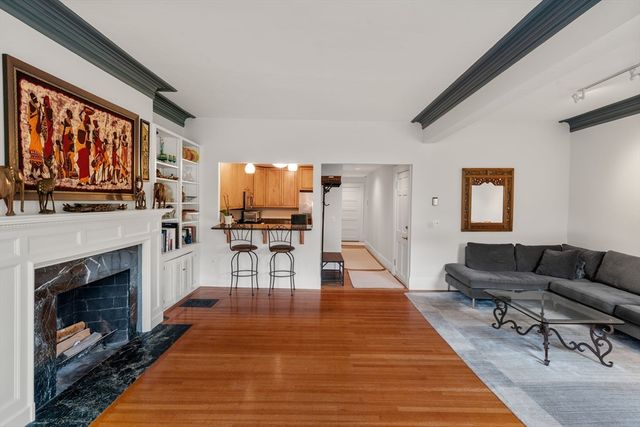 43 Carlton St 2, Brookline, MA 02446