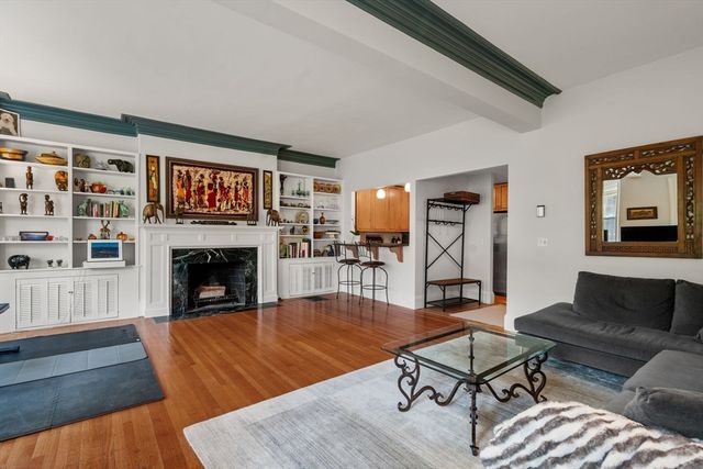 43 Carlton St 2, Brookline, MA 02446
