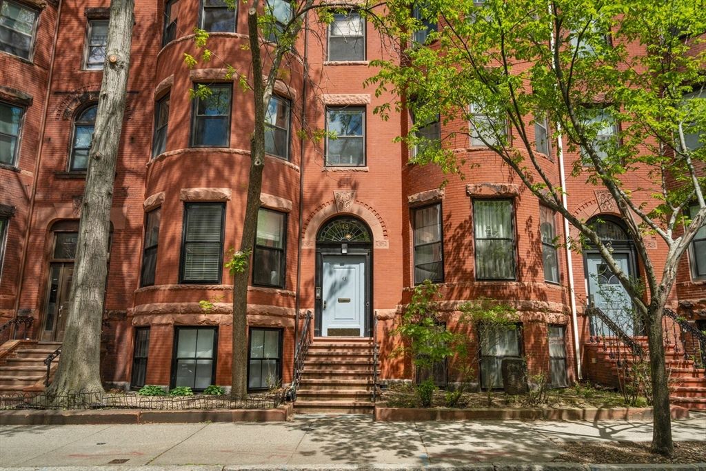 43 Carlton St 2, Brookline, MA 02446