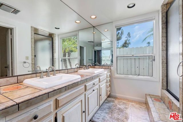 131 Ashdale Avenue, Los Angeles, CA 90049